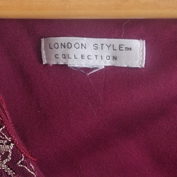 XL London Style Deep Red Burgandy And Tan Lace Mini Dress - Picture 2 of 5